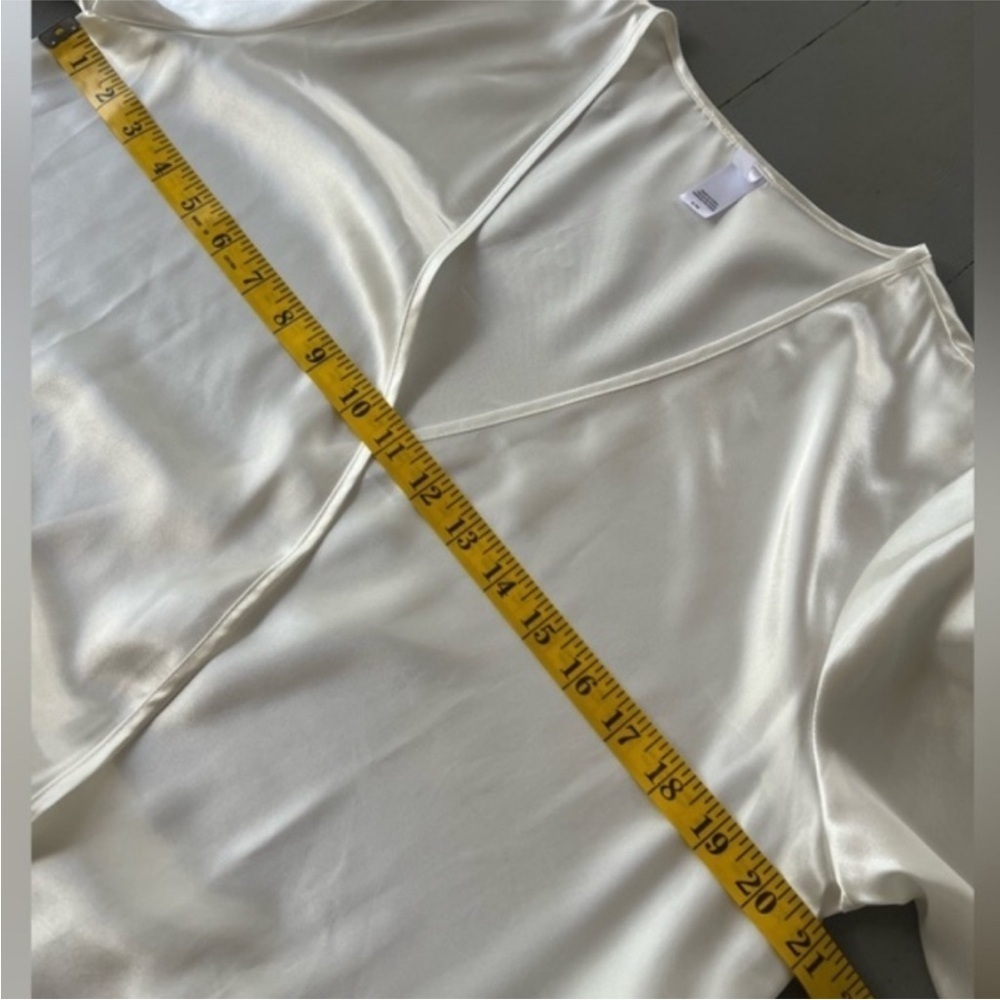 Flora by‎ Flora Nikrooz Sleeve Appliqué Detail Long Robe - Picture 9 of 10